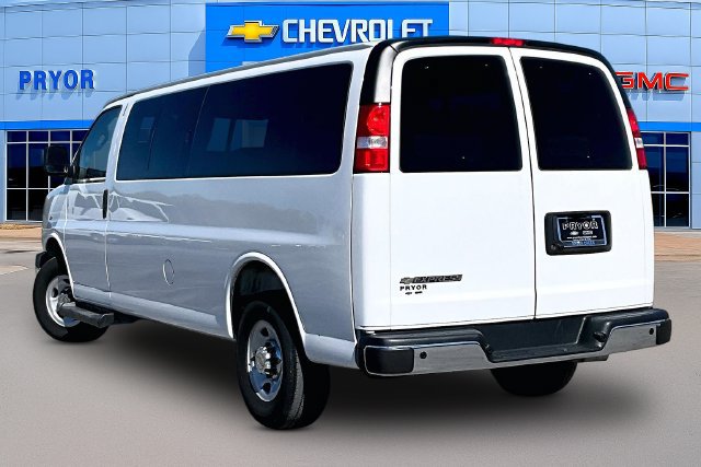 Used 2025 Chevrolet Express 3500 LT w/ LT Preferred Equipment Group RWD image 4