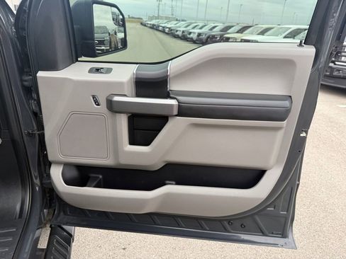 Used 2017 Ford F150 XLT image 17