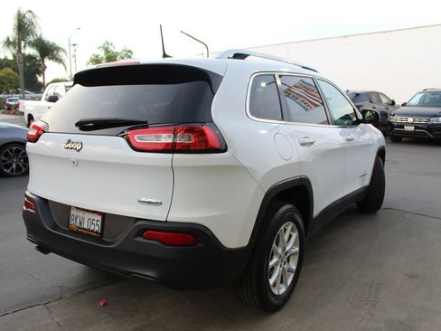 Used 2018 Jeep Cherokee Latitude Plus FWD image 5