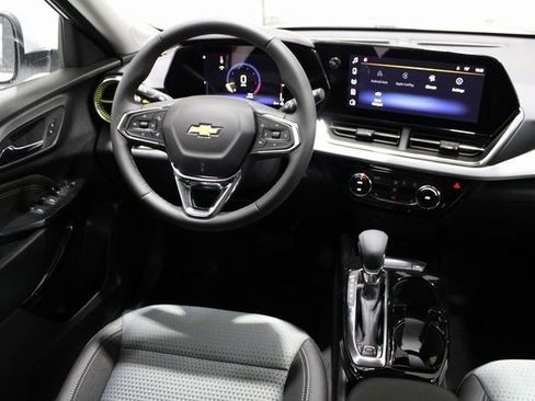 New 2026 Chevrolet Trax LT w/ Sunroof Package image 16