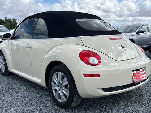 Used 2009 Volkswagen Beetle S FWD image 7