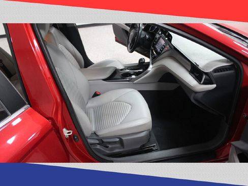 Used 2020 Toyota Camry SE image 27