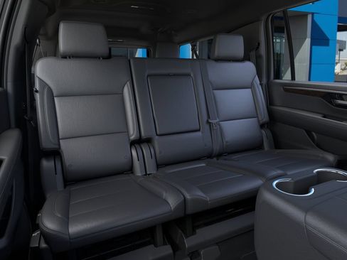 New 2026 Chevrolet Suburban LT RWD image 17