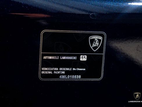 Used 2025 Lamborghini Urus SE image 5