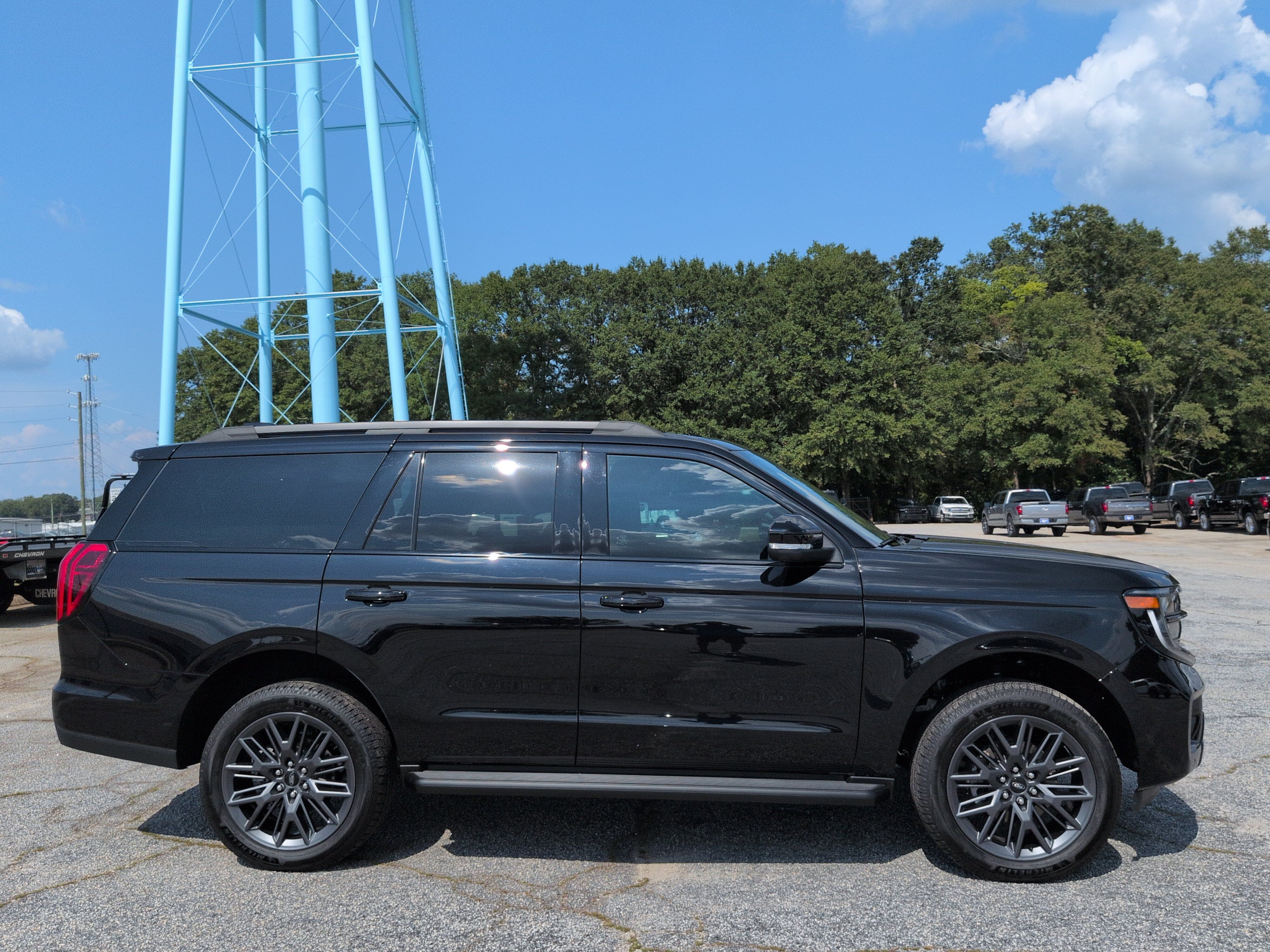 Certified 2026 Ford Expedition Platinum w/ Stealth Appearance Package AWD/4WD image 2
