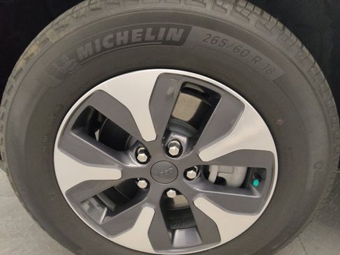 Used 2022 Jeep Grand Cherokee Limited 4xe image 31