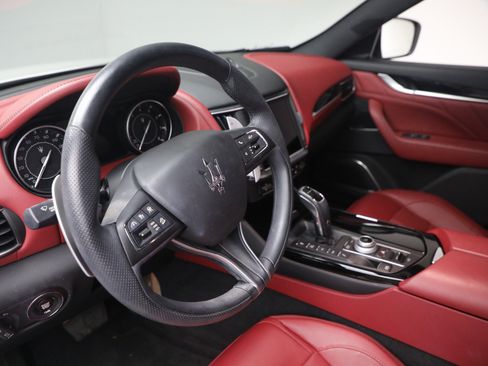 Certified 2023 Maserati Levante GT AWD/4WD image 22