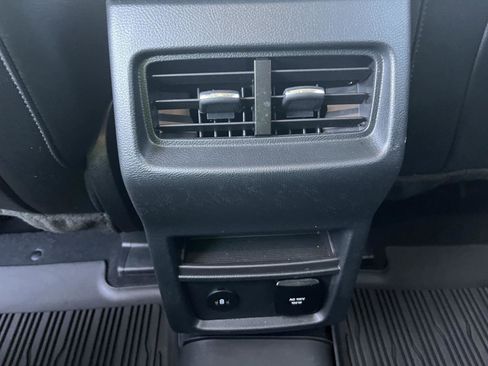 Used 2024 Ford Edge SEL w/ Convenience Package image 11