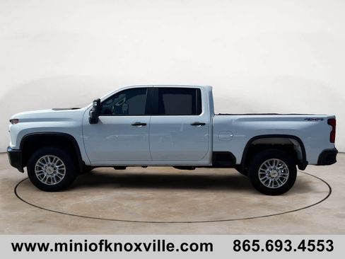 Used 2023 Chevrolet Silverado 2500 Custom w/ Custom Convenience Package AWD/4WD image 6