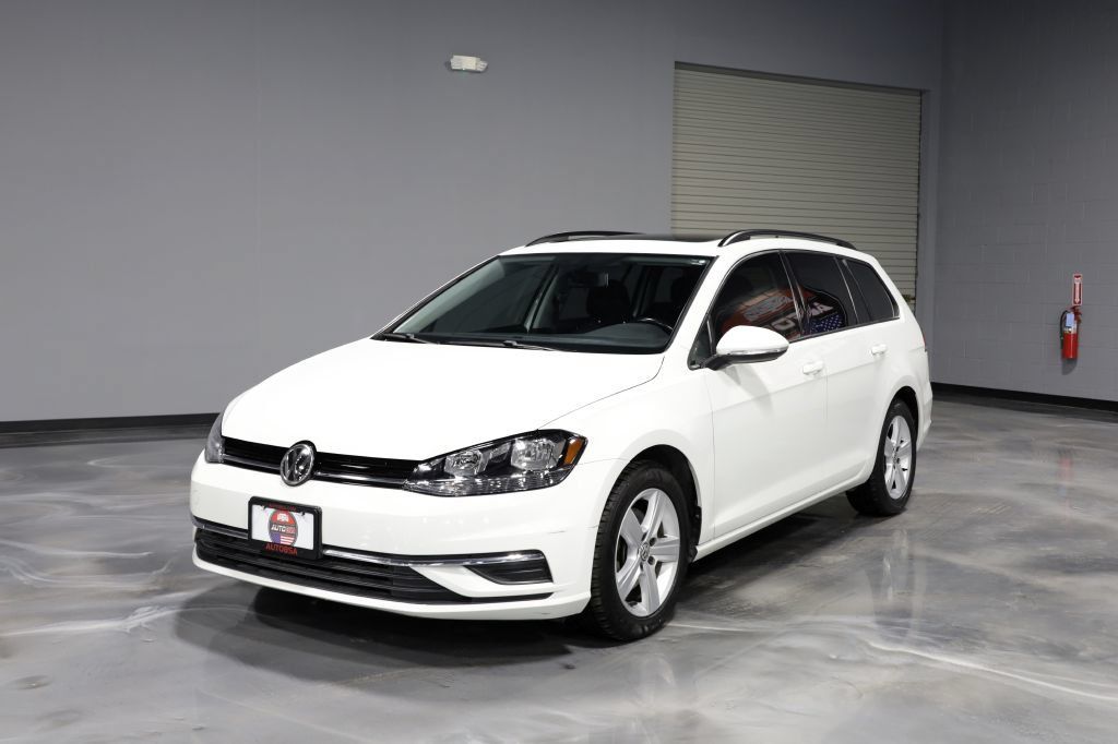 Used 2018 Volkswagen Golf SE FWD image 3