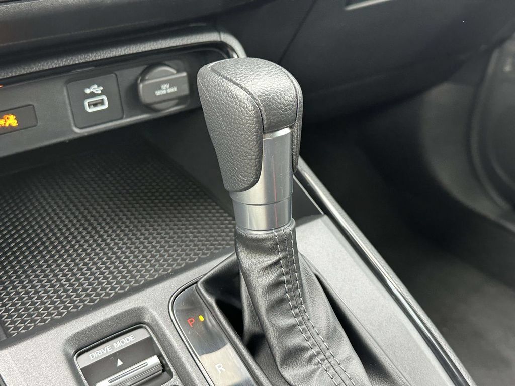 Used 2025 Honda CR-V LX image 28