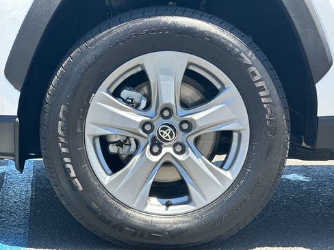 Used 2025 Toyota RAV4 XLE AWD/4WD image 23