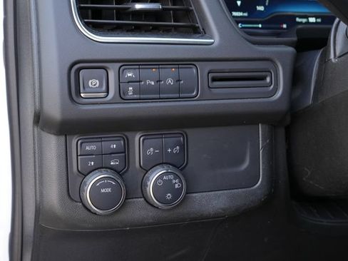 Used 2024 Chevrolet Suburban LT AWD/4WD image 17