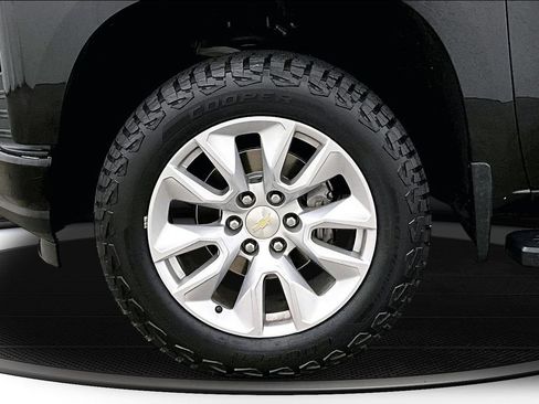 Used 2021 Chevrolet Silverado 1500 Custom w/ Safety Confidence Package AWD/4WD image 33