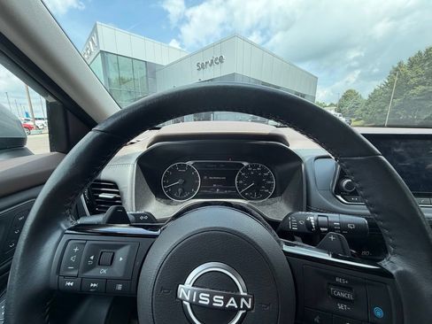 Certified 2023 Nissan Rogue SL AWD/4WD image 10