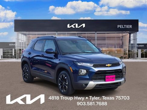 Used 2022 Chevrolet TrailBlazer LT FWD image 1