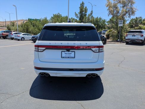 Used 2025 Lincoln Aviator Reserve w/ Luxury Package RWD image 4