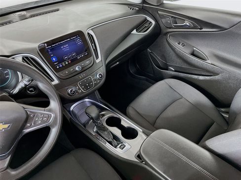 Used 2024 Chevrolet Malibu LT image 25