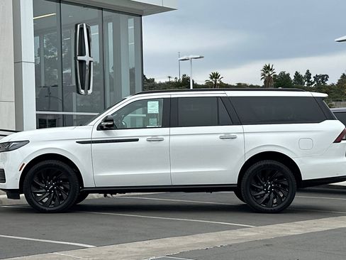 New 2025 Lincoln Navigator L Reserve w/ Jet Appearance Package image 6