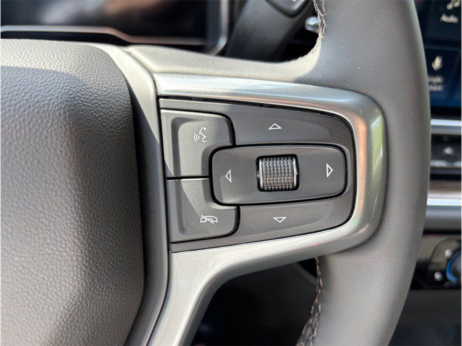 Used 2023 Chevrolet Silverado 1500 LT AWD/4WD image 22