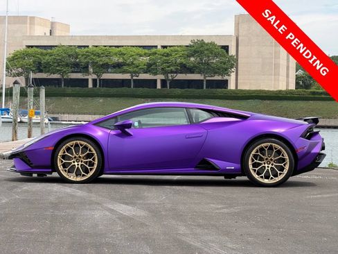 Used 2024 Lamborghini Huracan Tecnica RWD image 2