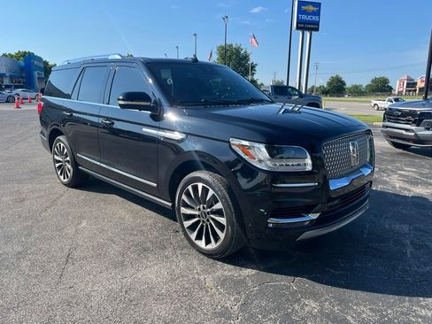 Used 2021 Lincoln Navigator Reserve w/ Luxury Package AWD/4WD image 2