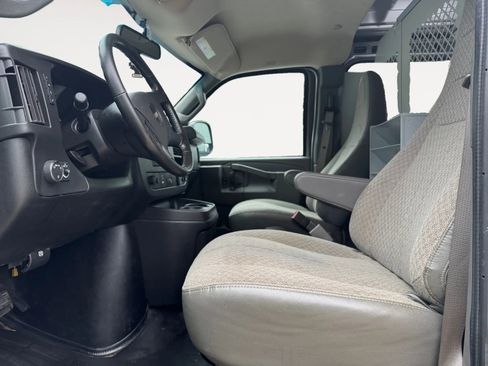 Used 2020 GMC Savana 3500 w/ Driver Convenience Package RWD image 9