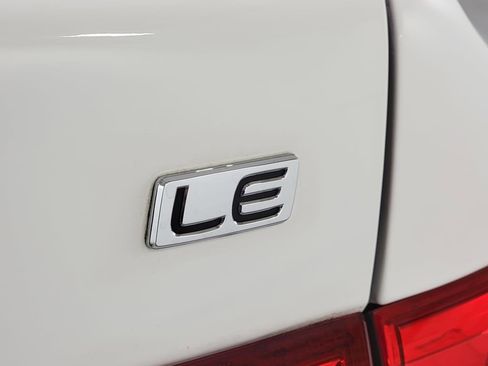 Used 2013 Toyota Corolla LE image 11