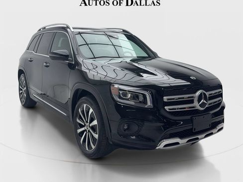 Used 2022 Mercedes-Benz GLB 250 4MATIC w/ Premium Package Lite image 2