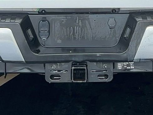 Used 2022 Ford F250 XLT AWD/4WD image 3