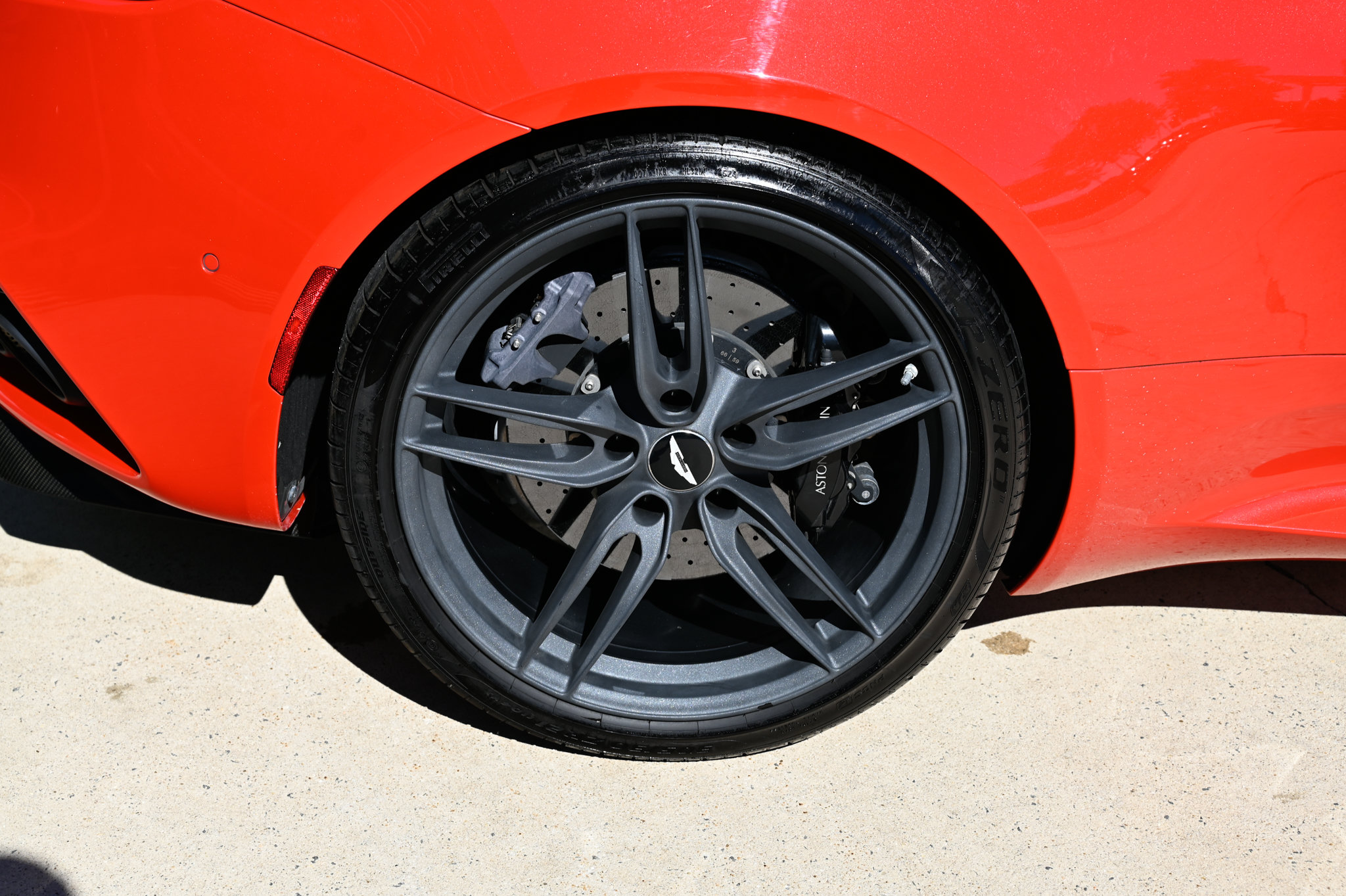 Used 2020 Aston Martin DBS Superleggera RWD image 11