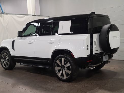 New 2026 Land Rover Defender 110 V8 image 12