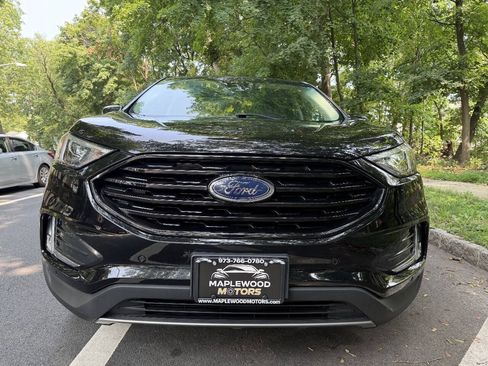 Used 2022 Ford Edge Titanium AWD/4WD image 3