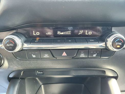 Used 2021 MAZDA MAZDA3 s image 21