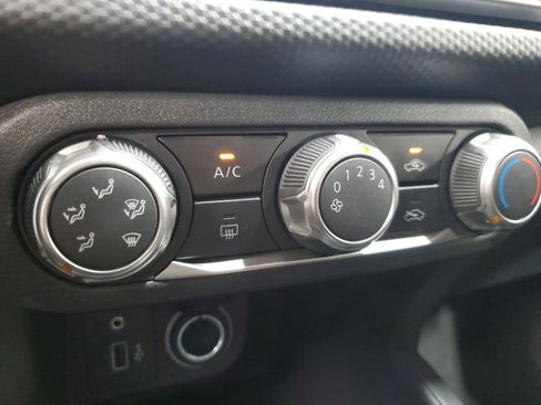 New 2025 Nissan Kicks Play S image 17