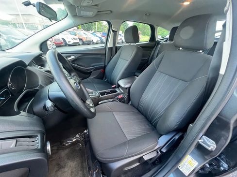 Used 2017 Ford Focus SE image 19