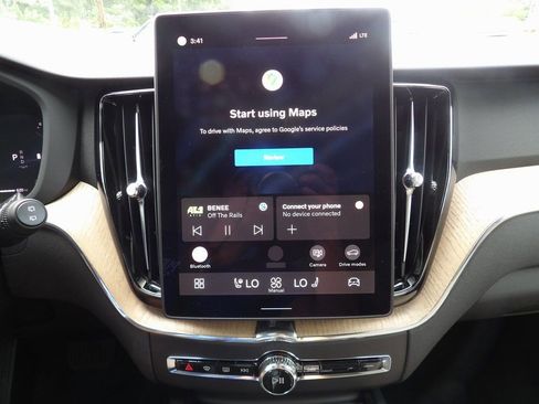 New 2026 Volvo XC60 B5 Core w/ Climate Package image 18