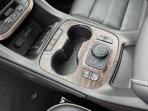 Certified 2023 GMC Acadia Denali image 25