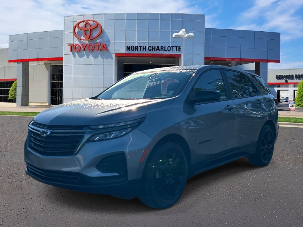 Used 2023 Chevrolet Equinox LS w/ LS Convenience Package FWD image 3