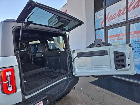 Used 2023 Ford Bronco Badlands w/ Sasquatch Package image 94