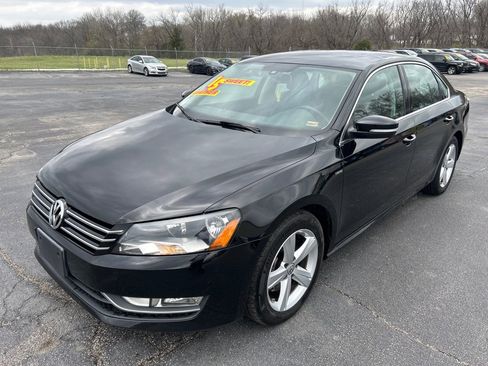 Used 2015 Volkswagen Passat 1.8T Limited Edition image 2
