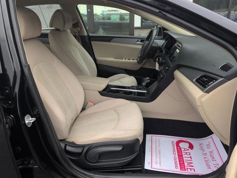 Used 2017 Hyundai Sonata SE FWD image 11
