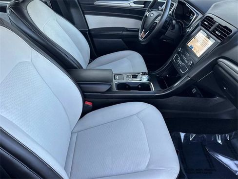Used 2019 Ford Fusion SE w/ Equipment Group 151A image 26