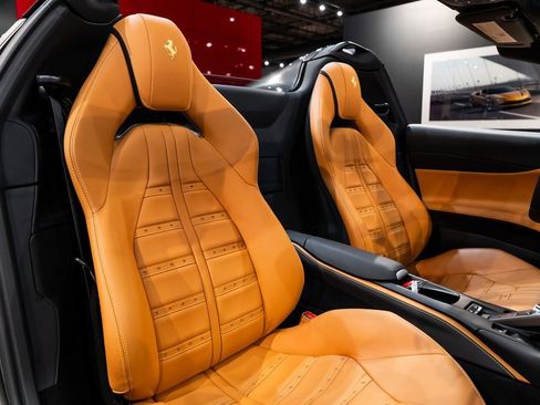 Certified 2022 Ferrari 812 GTS Base image 39