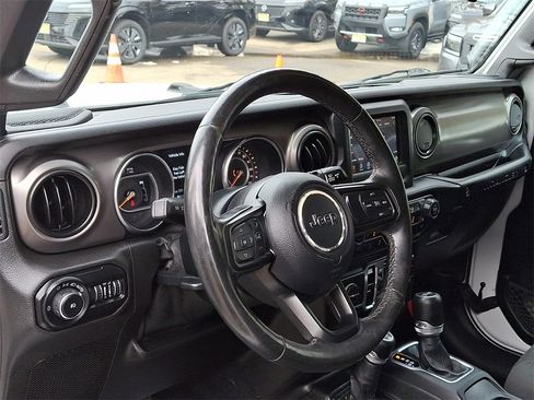 Used 2019 Jeep Wrangler Unlimited Sport S image 27