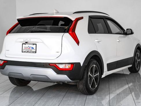 Used 2024 Kia Niro EX FWD image 6
