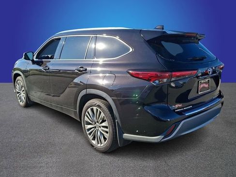 Used 2022 Toyota Highlander Platinum AWD/4WD image 6