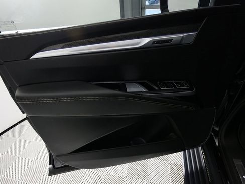 Used 2025 Cadillac Escalade V w/ LPO, ONYX Package image 17