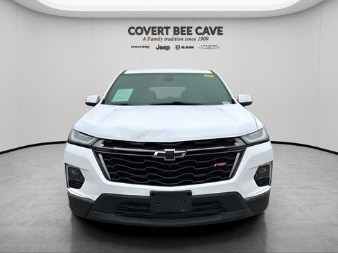 Used 2023 Chevrolet Traverse RS image 2