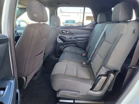 Used 2023 Chevrolet Traverse LT FWD image 32